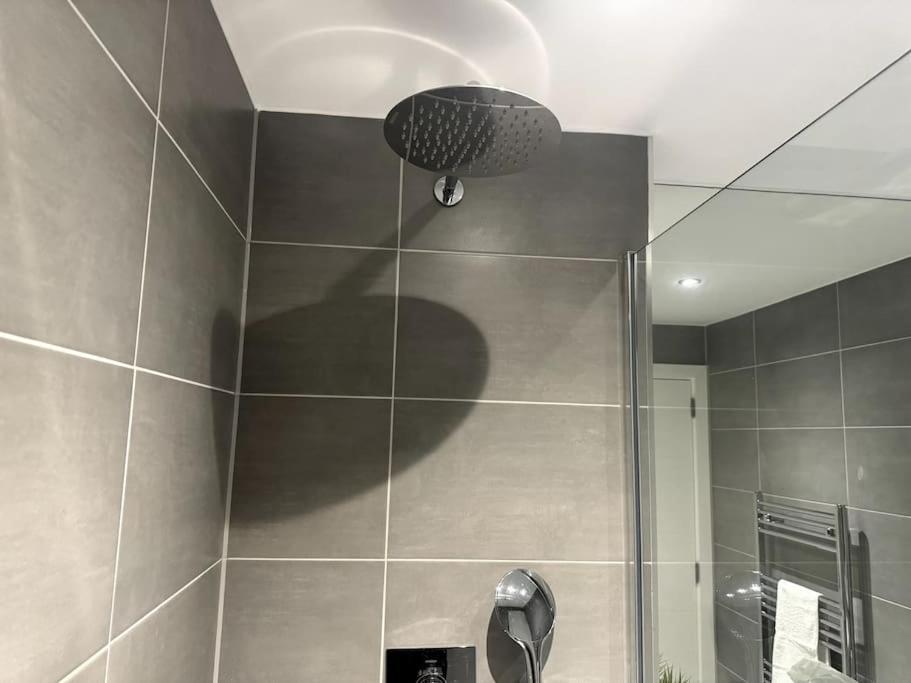 Luxury Oaks Suite, Free Private Parking, 2 Bed 2 Bathroom Apartment, Central Solihull Birmingham Dış mekan fotoğraf