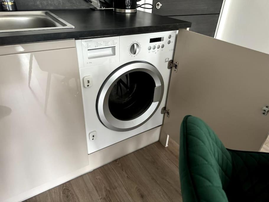 Luxury Oaks Suite, Free Private Parking, 2 Bed 2 Bathroom Apartment, Central Solihull Birmingham Dış mekan fotoğraf