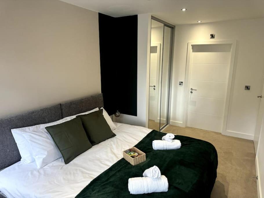 Luxury Oaks Suite, Free Private Parking, 2 Bed 2 Bathroom Apartment, Central Solihull Birmingham Dış mekan fotoğraf