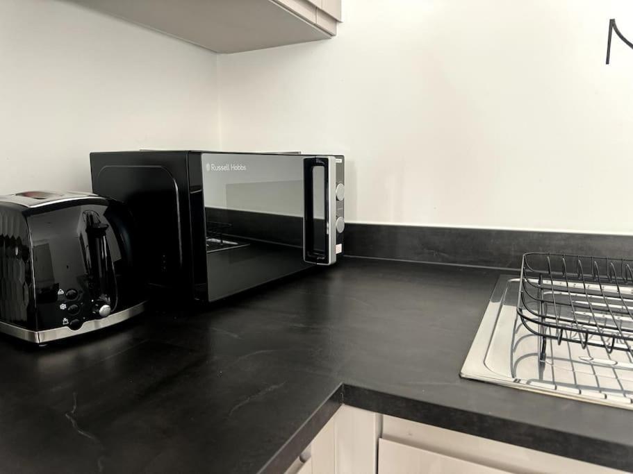Luxury Oaks Suite, Free Private Parking, 2 Bed 2 Bathroom Apartment, Central Solihull Birmingham Dış mekan fotoğraf