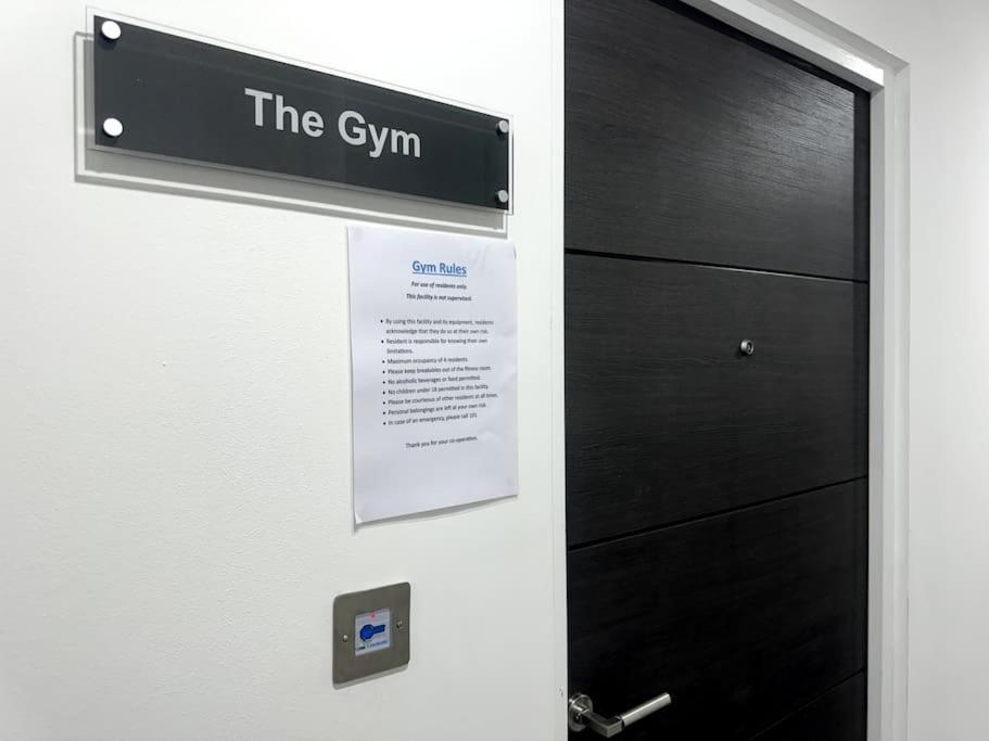Luxury Oaks Suite, Free Private Parking, 2 Bed 2 Bathroom Apartment, Central Solihull Birmingham Dış mekan fotoğraf
